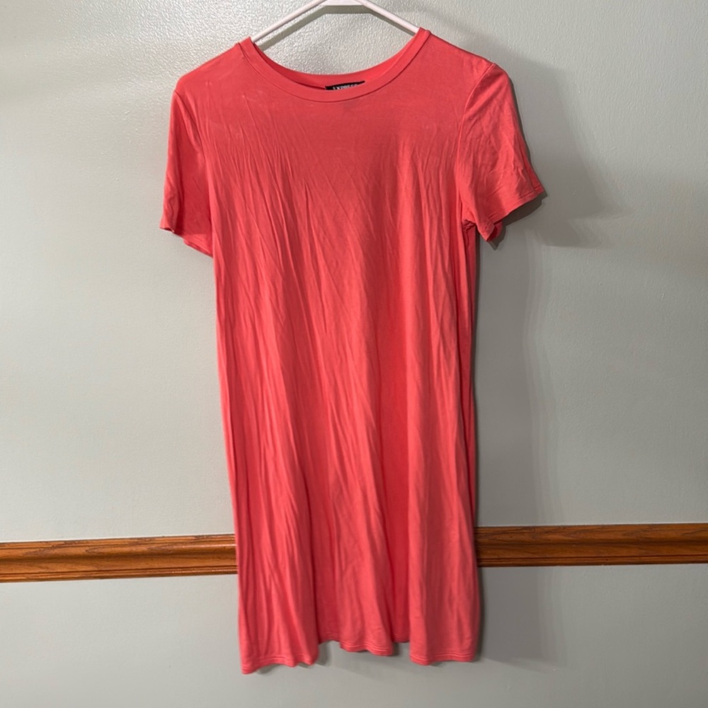 Express coral colored swing T-shirt dress. Short sleeve. Size small.